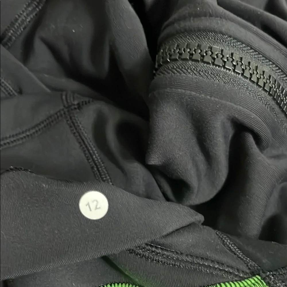 Lululemon Athletica Black and Green Ski Jacket with Color Blocking